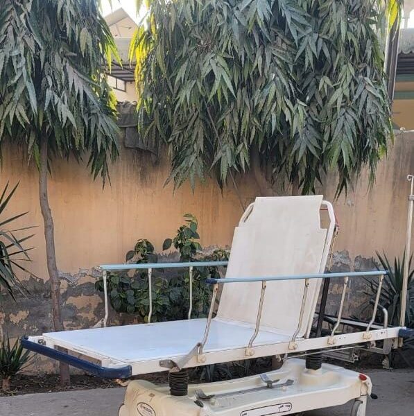 Select Stature Hydraulic Examination Couch | Imported from UK | 100% Working